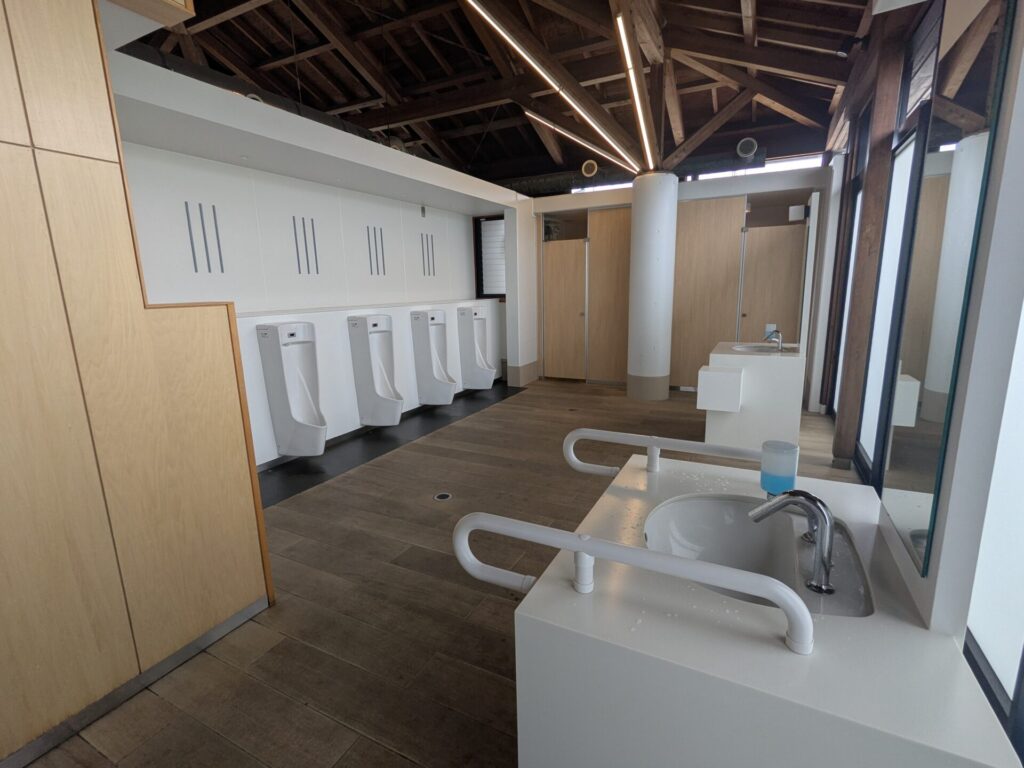 三好村のリニューアルされたトイレは清潔感溢れる使いやすいトイレになった