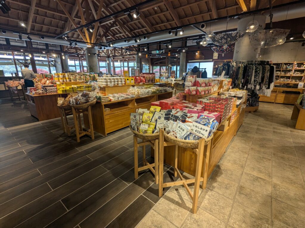 道の駅三好村の店内の様子